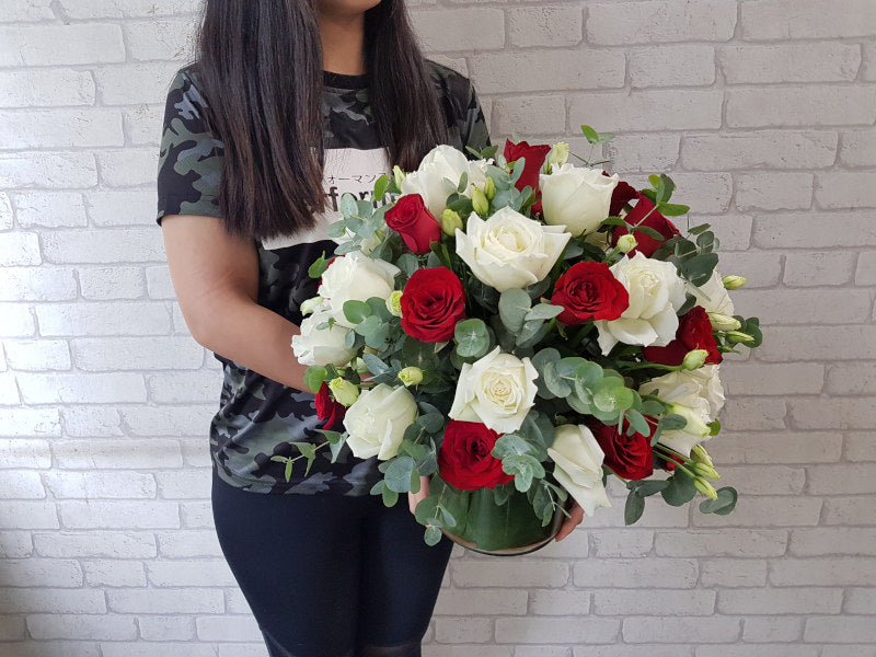 Shop 40 Roses All Rounded Vase - VS129 | PURE SEED