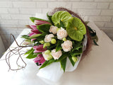 Hand Bouquet - BQ242