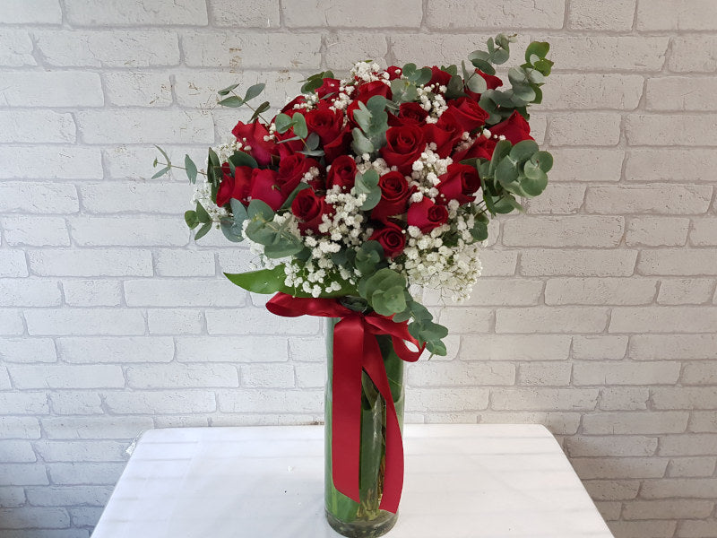 Shop Red Rose & Baby Breath Vase - VS087 | PURE SEED