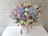 pure seed bk928 2 pastel blue hydranges + 20 light pink roses + white eustomas flower box