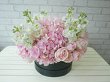 Delicate Matthiola & Rose Flower box BK537